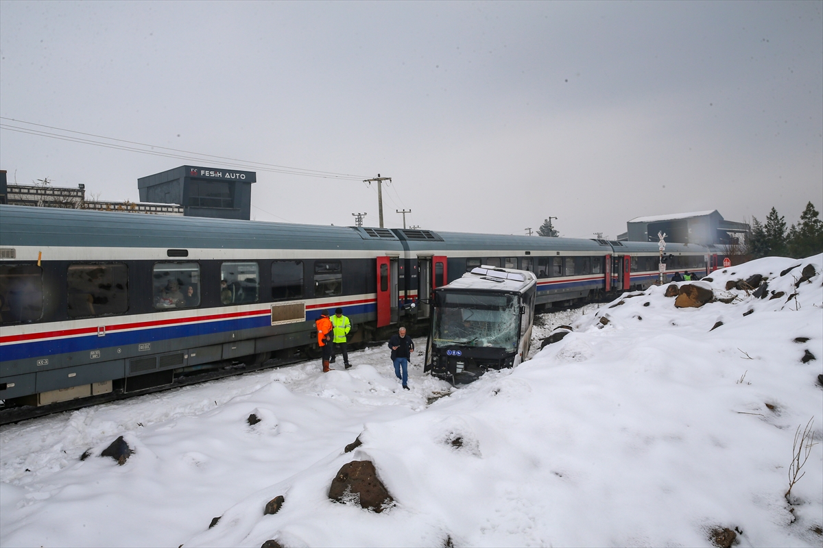 A A 20260109 40202744 40202737 D I Y A R B A K I R D A T R E N L E C A R P I S A N B E L E D I Y E O T O B U S U N U N S U R U C U S U Y A R A L A N D I