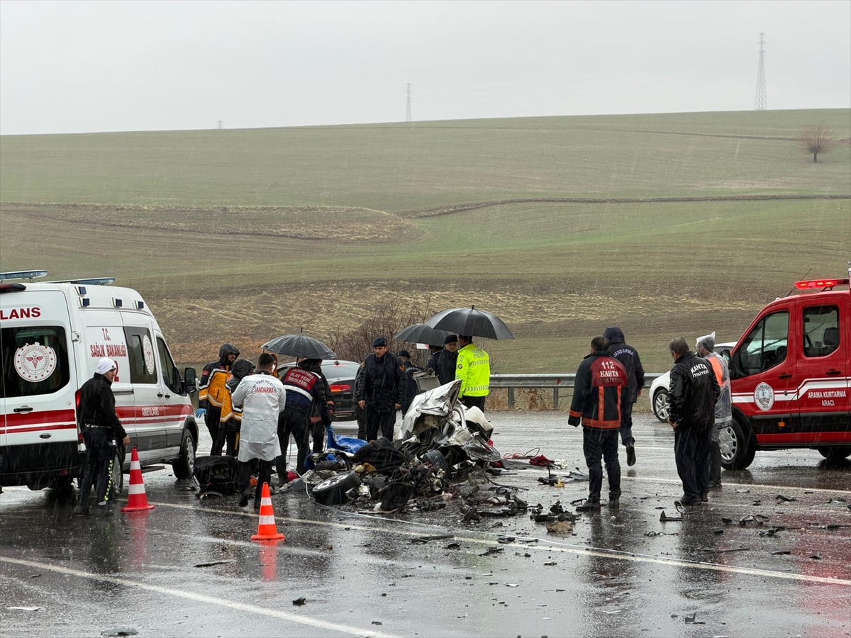 A A 20260112 40231287 40231283 A D I Y A M A N D A Y O L C U O T O B U S U I L E O T O M O B I L I N C A R P I S T I G I K A Z A D A 3 K I S I O L D U