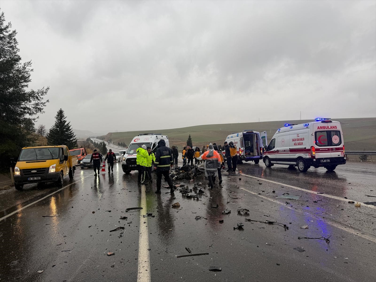 A A 20260112 40231287 40231285 A D I Y A M A N D A Y O L C U O T O B U S U I L E O T O M O B I L I N C A R P I S T I G I K A Z A D A 3 K I S I O L D U