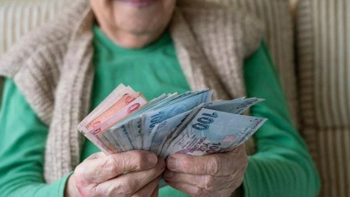 Emekli Ikramiye 29 Ekim Cumhuriyet Bayraminda Verilecek Mi