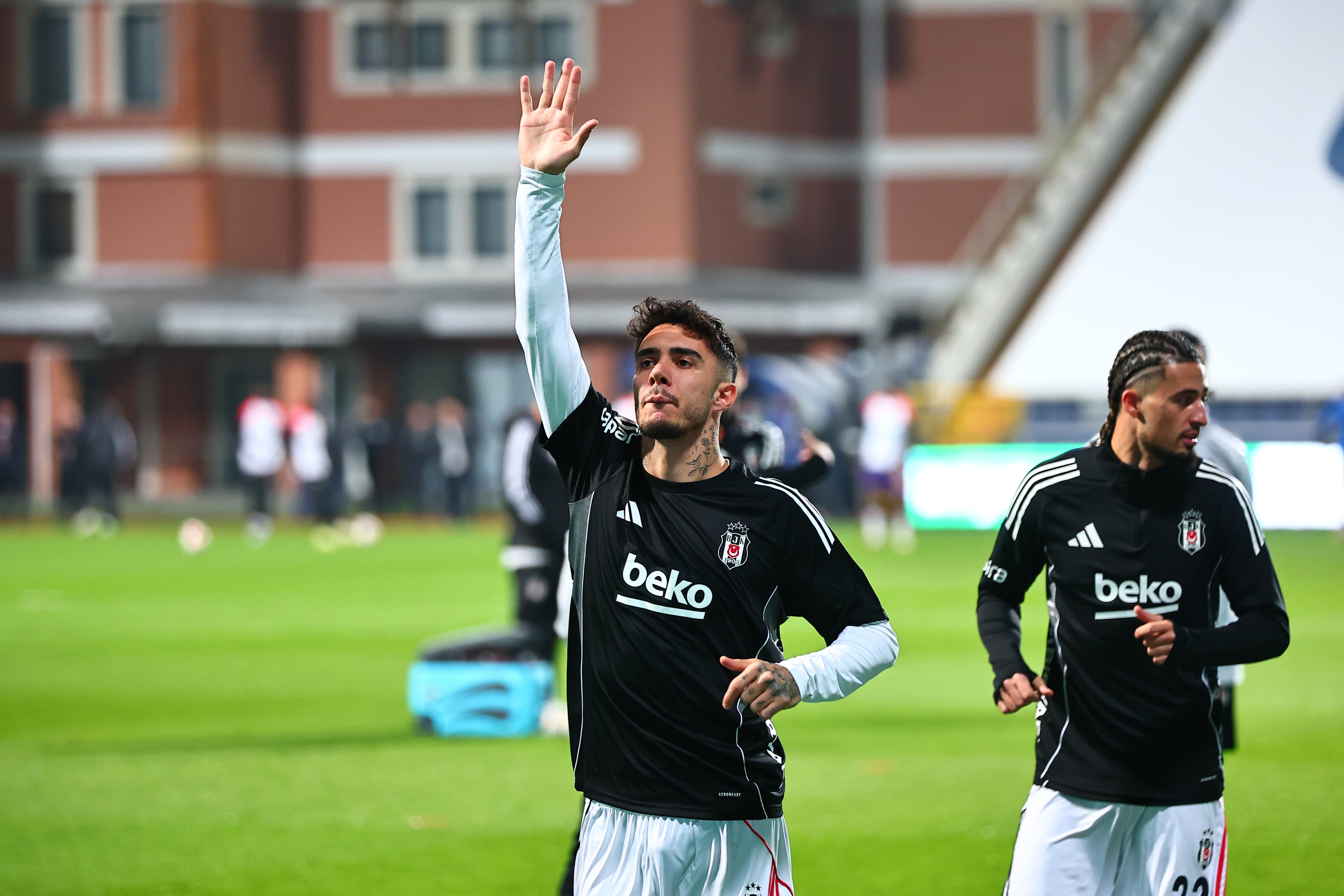 G Moi Q W M A Is G25