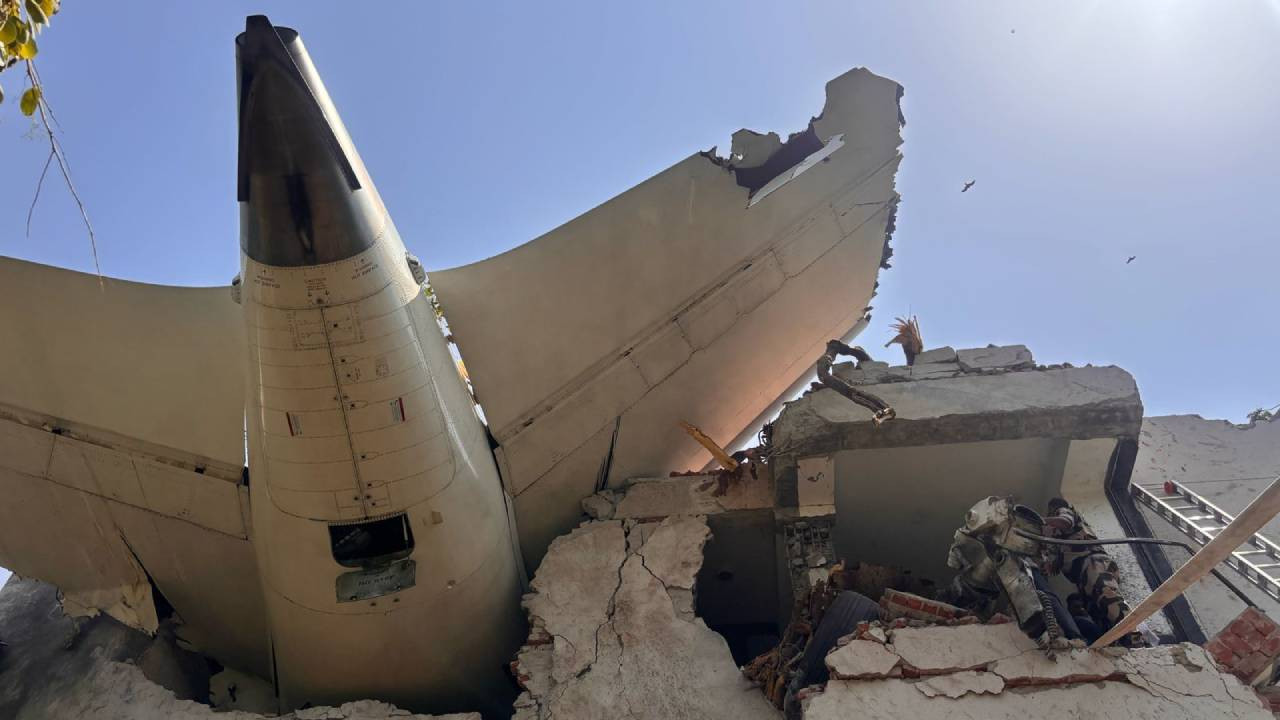 Hindistanda Yolcu Ucagi Dustu Pki2-1