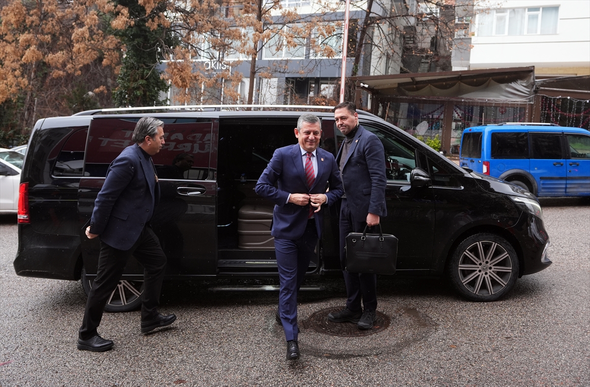 Özgür Özel Aday Ofisi 5