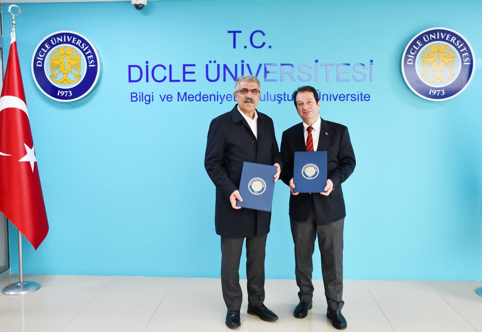 H A3 S S D Xk A Ad U J