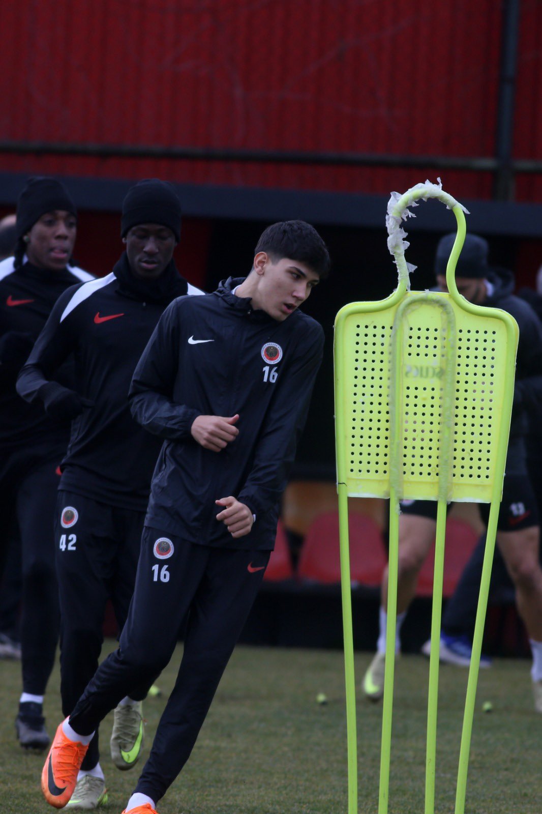 H A9Z C1 Ya Q A At Tht