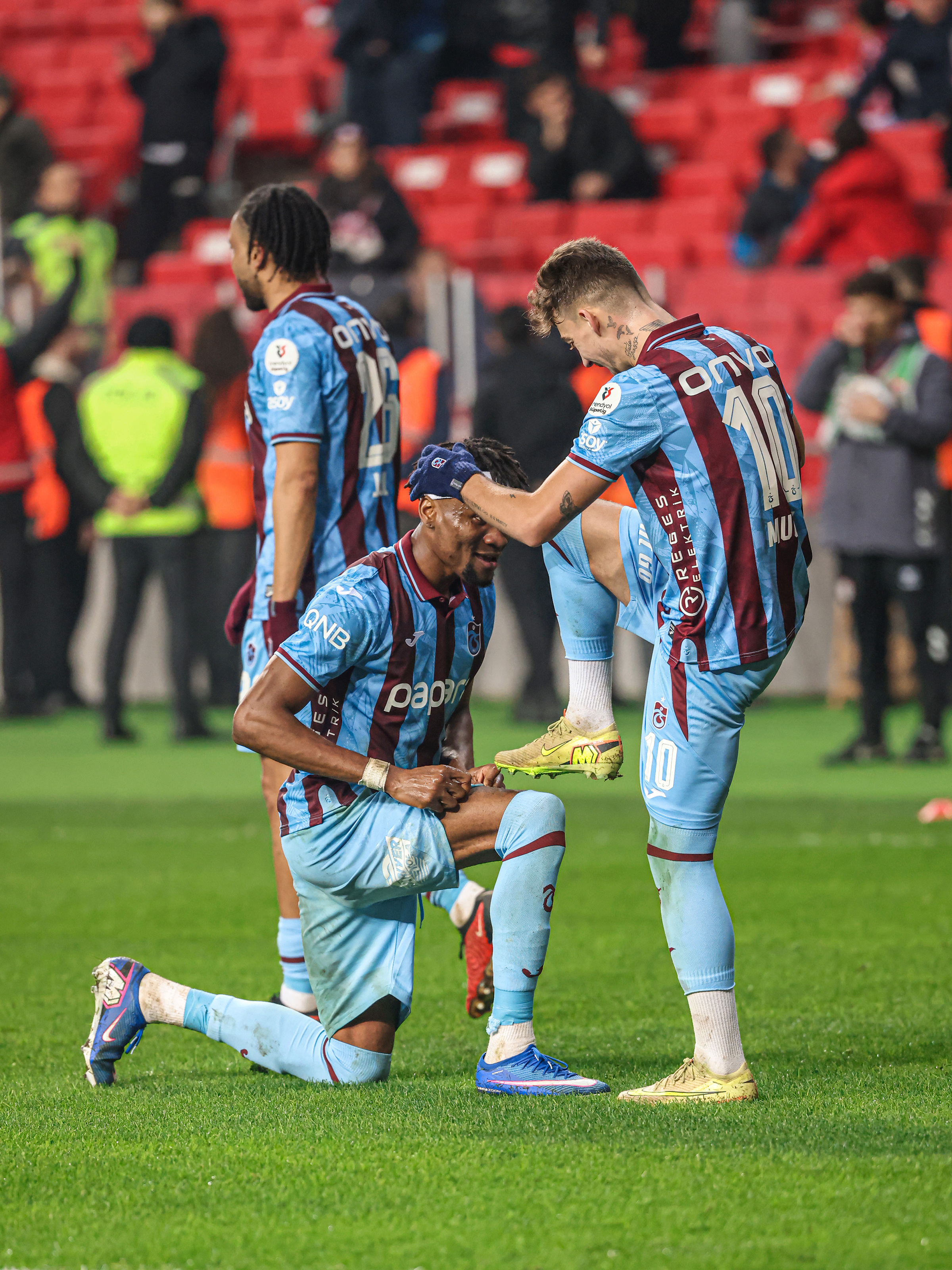 H Al Fxt W X Q A Ay X W9