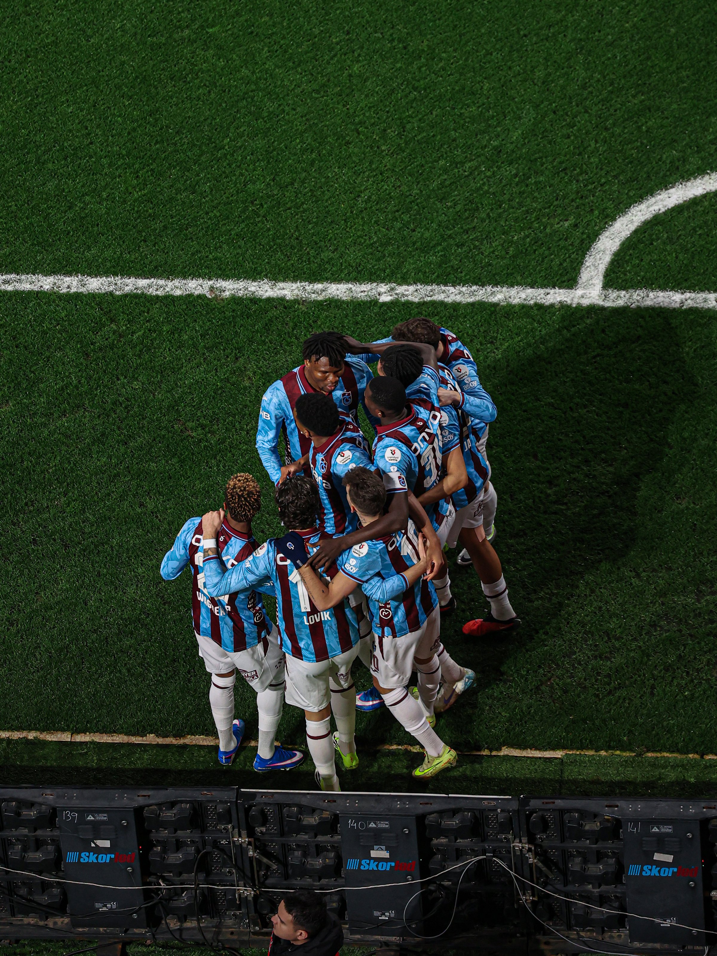 H B Iwo P0 X I A A9 Z D B