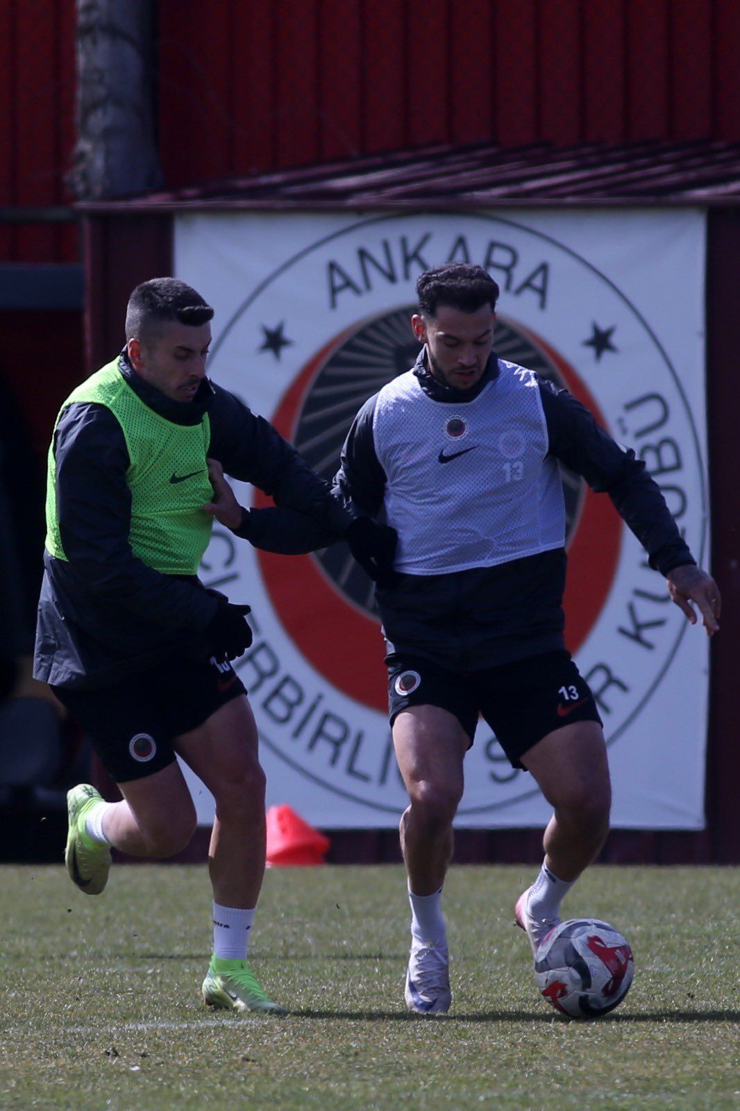 H C F Yfuw Xc A A8R78