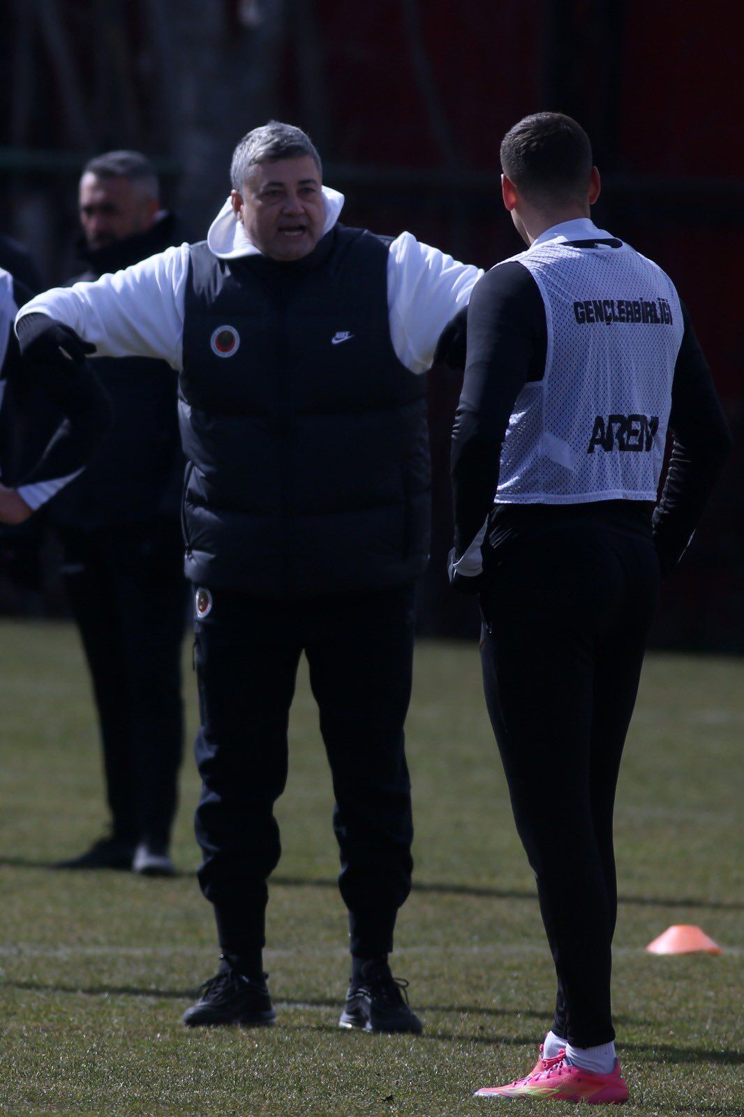 H C F Yfux Ws A A D Fq8