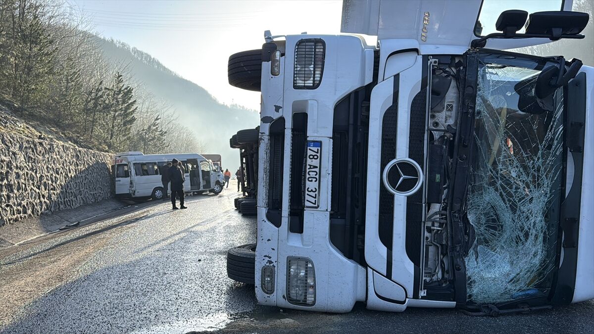 A A 20260302 40708679 40708677 Z O N G U L D A K A N K A R A K A R A Y O L U N D A K I T R A F I K K A Z A L A R I N D A 10 K I S I Y A R A L A N D I