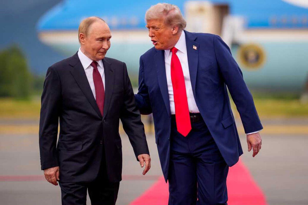 H C Mjq E W8 A A E Di I