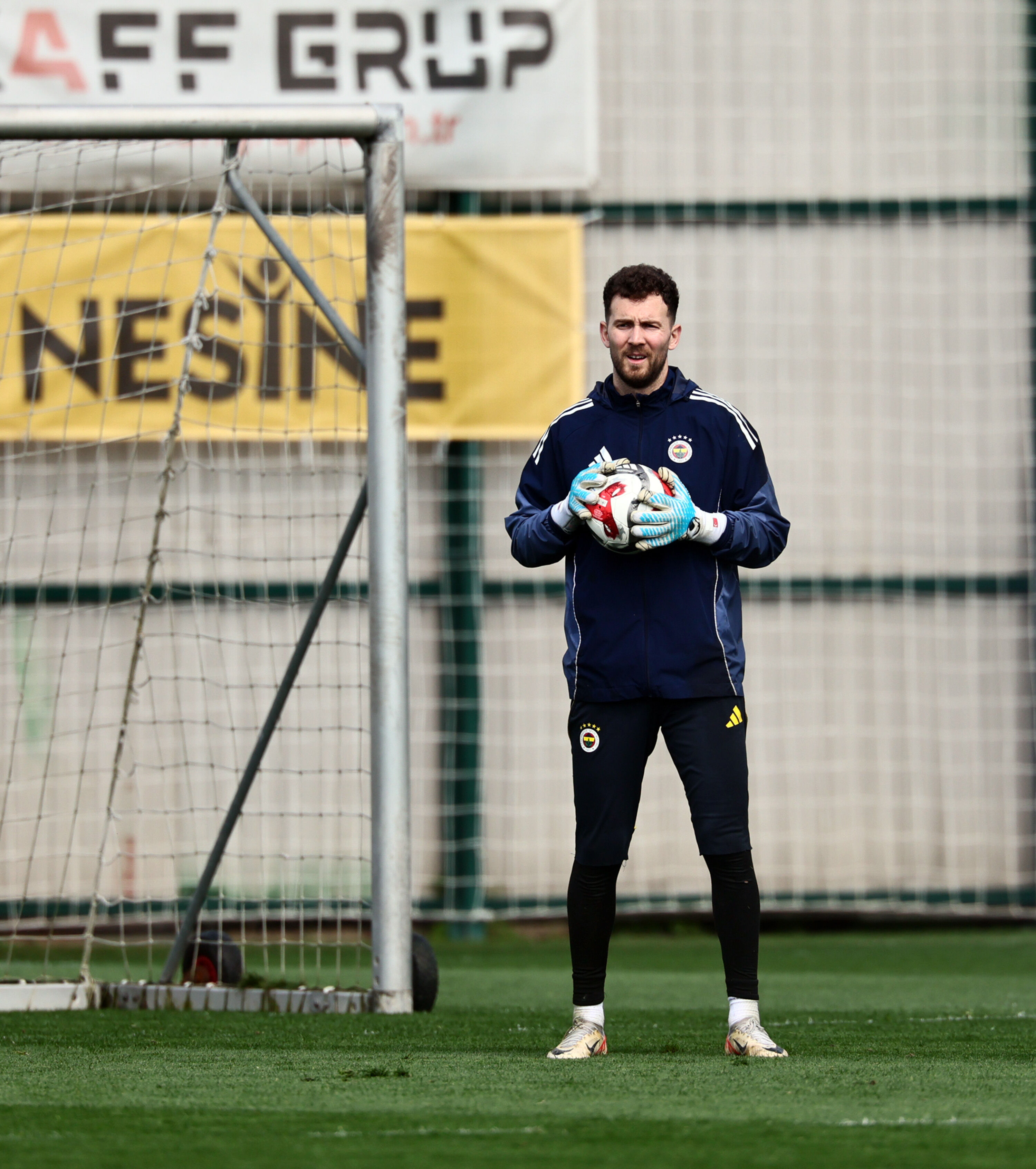 H E Pz M4M X U A A K G P