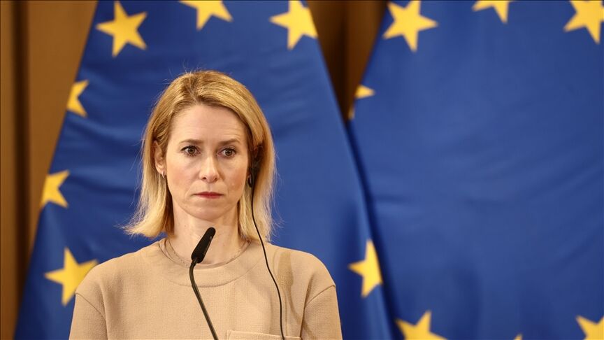 Thumbs B C Ca01Aa134Fe18B37D45A0D07D5198725