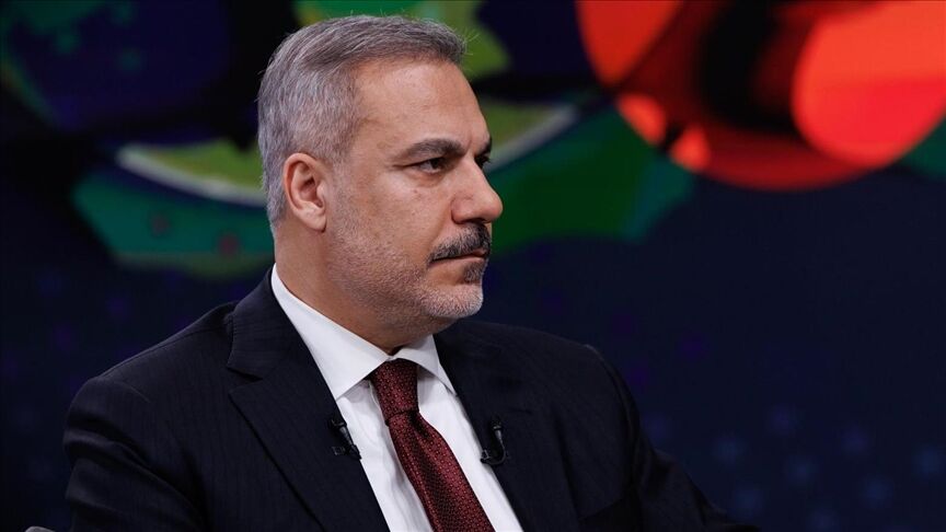 Thumbs B C D6914263B17E663654F2D0F4634B412D