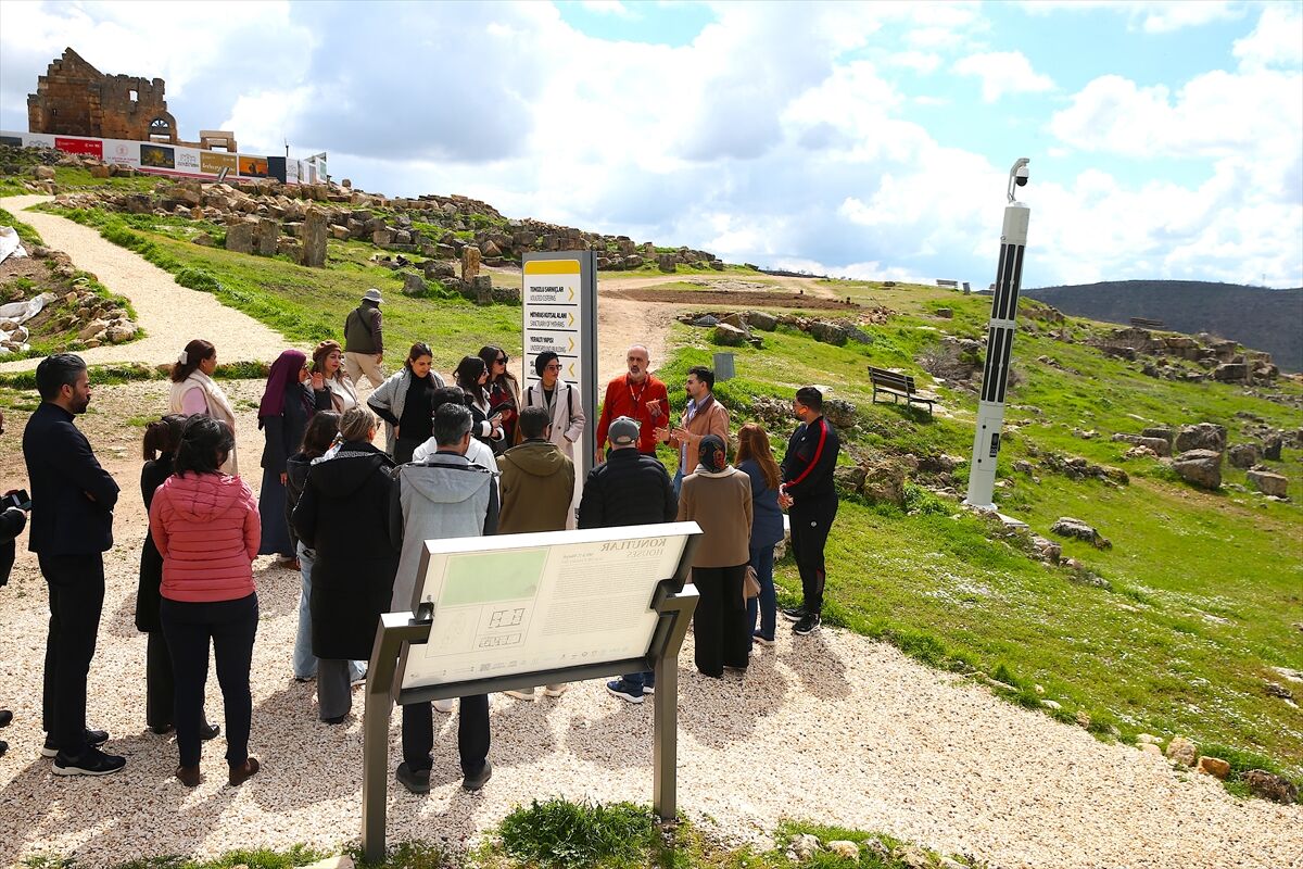 A A 20260401 40983798 40983784 T U N U S F A S V E C E Z A Y I R L I S E Y A H A T A C E N T E L E R I R O T A Y I G U N E Y D O G U Y A C E V I R D I