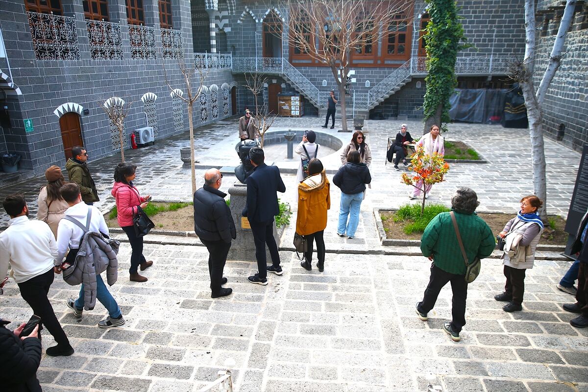 A A 20260401 40983798 40983789 T U N U S F A S V E C E Z A Y I R L I S E Y A H A T A C E N T E L E R I R O T A Y I G U N E Y D O G U Y A C E V I R D I