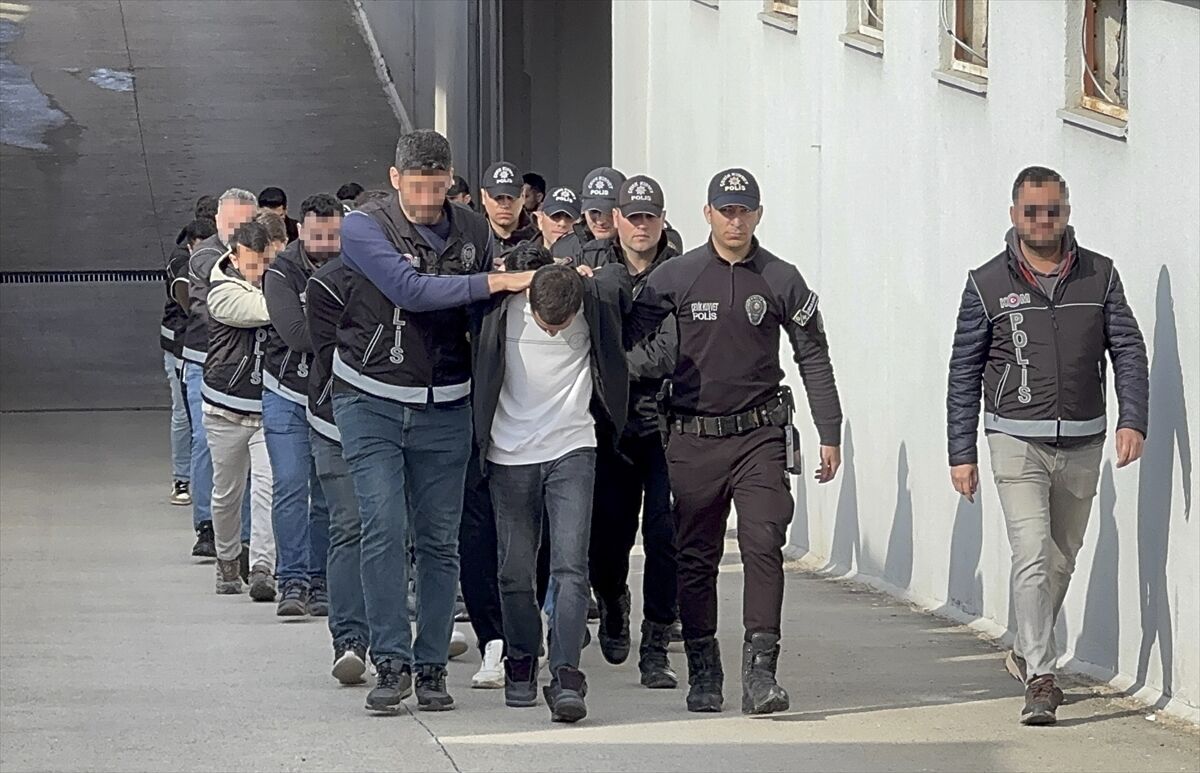 A A 20260403 41000184 41000183 A D A N A D A G E R I D O N U S U M T E S I S I G O R U N U M L U F A B R I K A D A K A C A K S I G A R A U R E T E N 2 K I S I T U T U K L A N D I