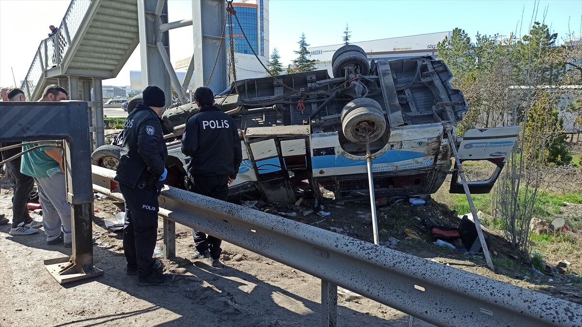 A A 20260404 41009348 41009342 K A H R A M A N K A Z A N D A O Z E L H A L K O T O B U S U U S T G E C I D I N A Y A G I N A C A R P T I 5 K I S I O L D U 14 K I S I Y A R A L A N D I