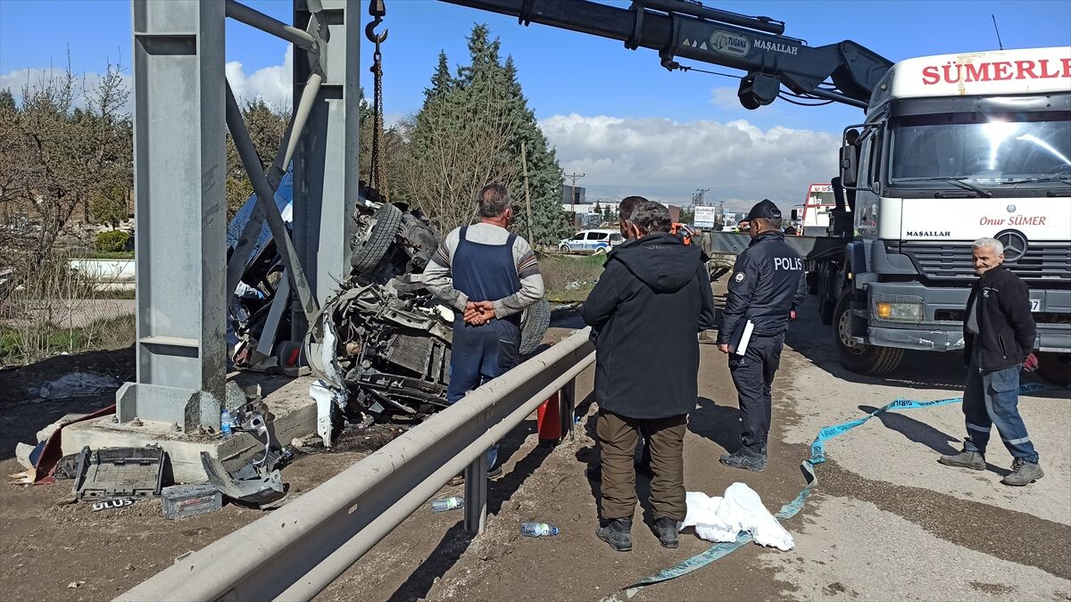 A A 20260404 41009348 41009343 K A H R A M A N K A Z A N D A O Z E L H A L K O T O B U S U U S T G E C I D I N A Y A G I N A C A R P T I 5 K I S I O L D U 14 K I S I Y A R A L A N D I