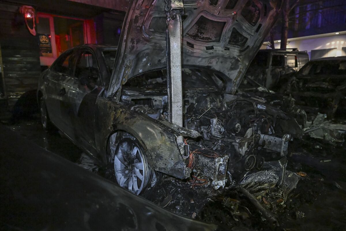 A A 20260406 41026205 41026198 B E S I K T A S T A A R A C K I R A L A M A S I R K E T I N D E O T O M O B I L D E C I K A N V E 14 A R A C A S I C R A Y A N Y A N G I N S O N D U R U L D U