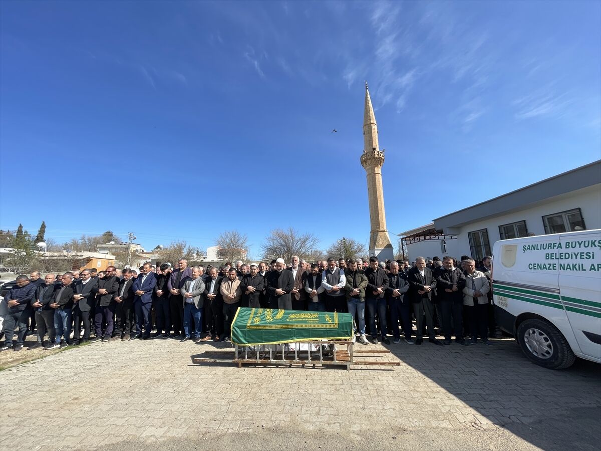 A A 20260406 41027412 41027406 A M P U T E F U T B O L K A R S I L A S M A S I N D A K A L P K R I Z I G E C I R E N A N T R E N O R S A N L I U R F A D A T O P R A G A V E R I L D I