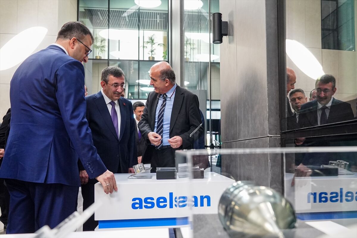 A A 20260409 41059859 41059857 C U M H U R B A S K A N I Y A R D I M C I S I Y I L M A Z U N I V E R S I T E S A V U N M A S A N A Y I I G U C B I R L I G I T O R E N I N E K A T I L D I