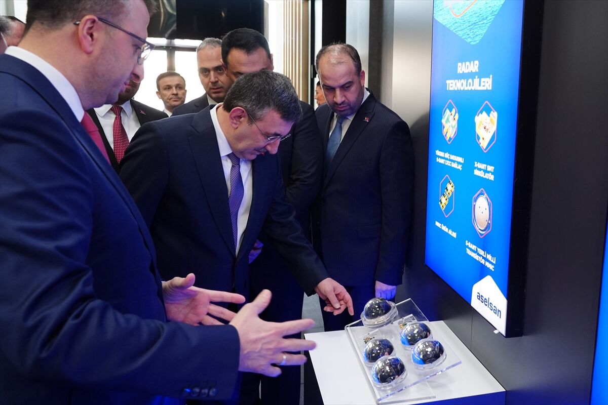 A A 20260409 41059859 41059858 C U M H U R B A S K A N I Y A R D I M C I S I Y I L M A Z U N I V E R S I T E S A V U N M A S A N A Y I I G U C B I R L I G I T O R E N I N E K A T I L D I