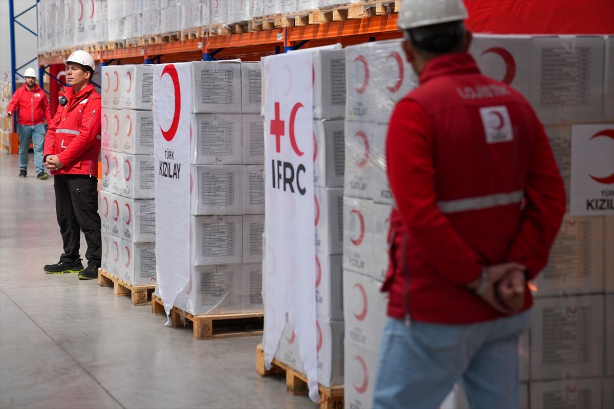 A A 20260410 41071681 41071669 T U R K K I Z I L A Y I N I R A N I C I N H A Z I R L A D I G I I N S A N I Y A R D I M M A L Z E M E L E R I N I T A S I Y A N 4 T I R Y O L A C I K T I