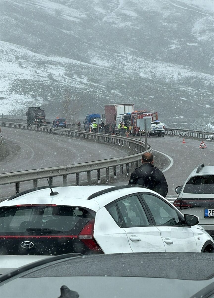 A A 20260411 41077378 41077377 E R Z U R U M D A 2 Y O L C U O T O B U S U I L E 2 T I R I N K A R I S T I G I K A Z A D A 5 K I S I Y A R A L A N D I