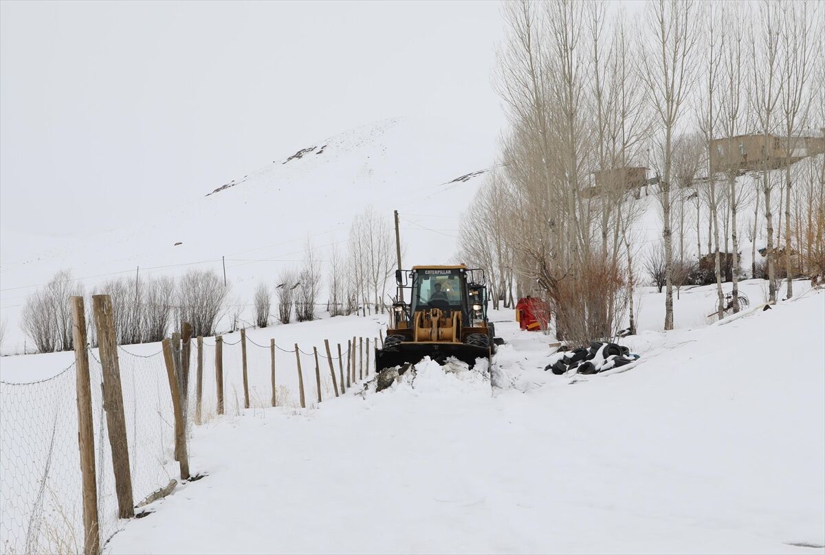 A A 20260414 41100540 41100532 V A N D A K A R L A M U C A D E L E C A L I S M A L A R I S U R U Y O R