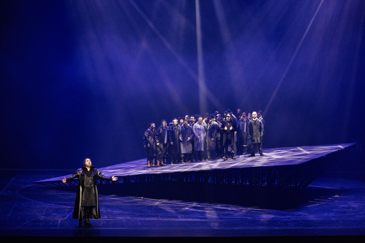 A A 20260414 41101492 41101488 I D O B U C A N H O L L A N D A L I O P E R A S I N I S A H N E L E Y E C E K