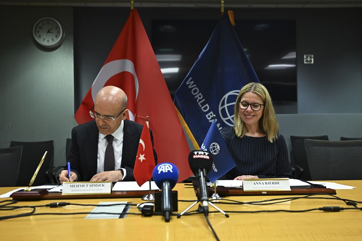 A A 20260415 41108613 41108607 T U R K I Y E I L E D U N Y A B A N K A S I I S T A N B U L K U Z E Y D E M I R Y O L U G E C I S I P R O J E S I N I N F I N A N S M A N A N L A S M A S I N I I M Z A L A D I