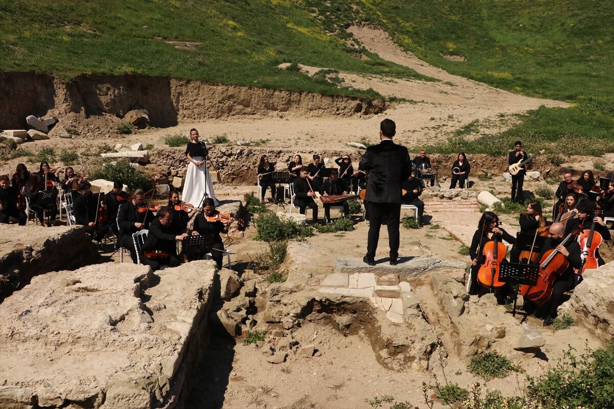 A A 20260415 41108852 41108848 P E R I N T H O S A N T I K K E N T I N D E Y A K L A S I K 2 B I N Y I L S O N R A M U Z I K Y A N K I L A N D I