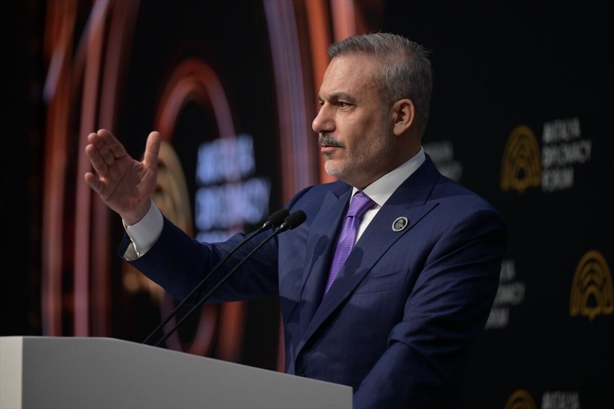 A A 20260419 41152546 41152533 D I S I S L E R I B A K A N I F I D A N A N T A L Y A D I P L O M A S I F O R U M U K A P A N I S T O R E N I N D E K O N U S T U