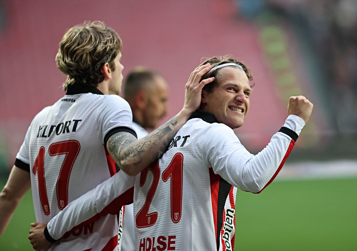 A A 20260419 41154613 41154598 S A M S U N S P O R B E S I K T A S