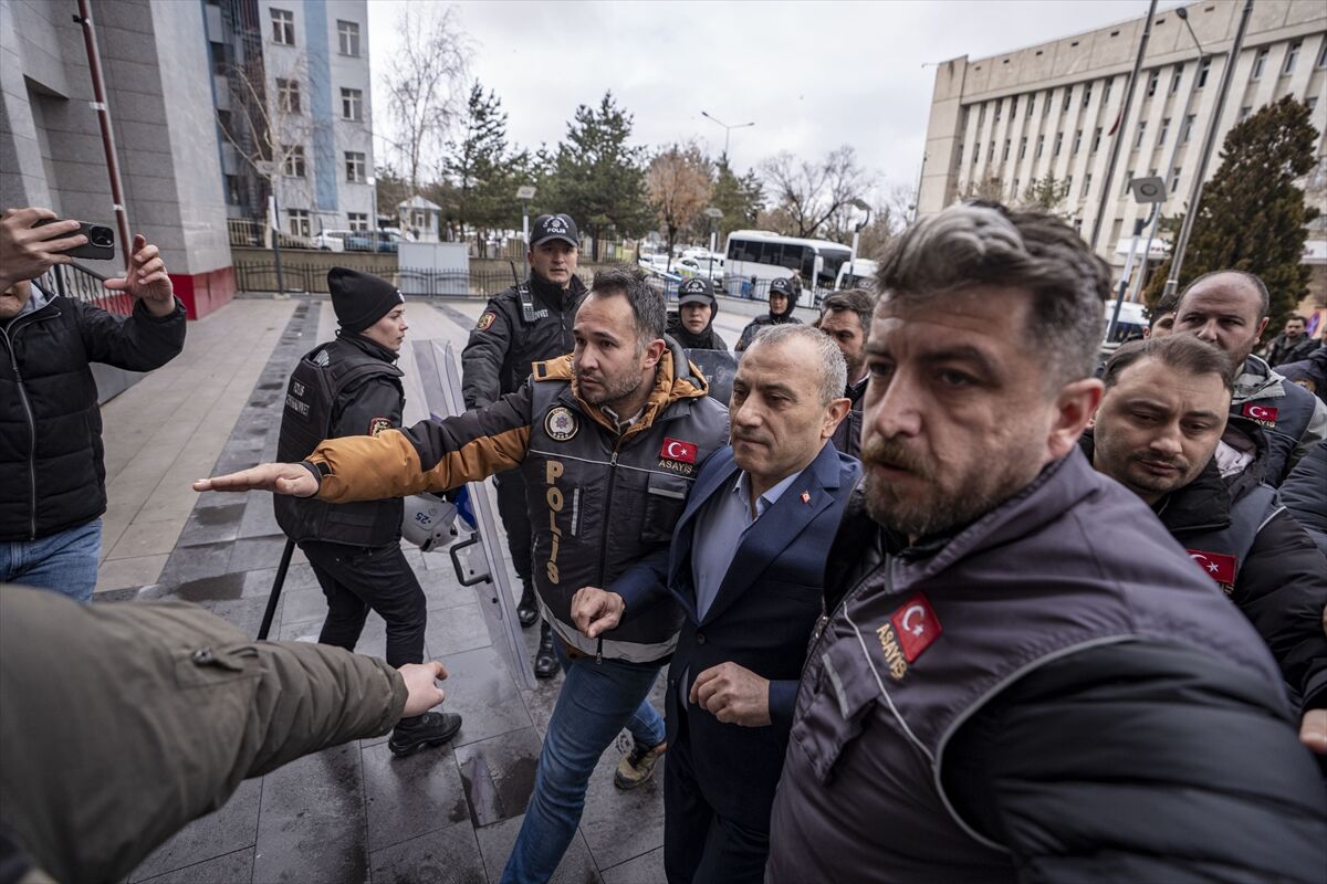 A A 20260421 41165680 41165676 G U L I S T A N D O K U S O R U S T U R M A S I N D A D O N E M I N T U N C E L I V A L I S I T U N C A Y S O N E L A D L I Y E Y E S E V K E D I L D I-1