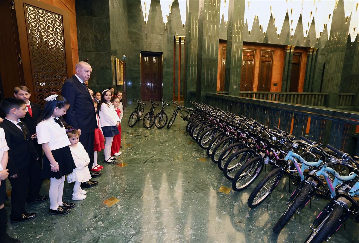 A A 20260423 41190947 41190938 C U M H U R B A S K A N I E R D O G A N M I L L I E G I T I M B A K A N I T E K I N V E B E R A B E R I N D E K I C O C U K L A R I K A B U L E T T I