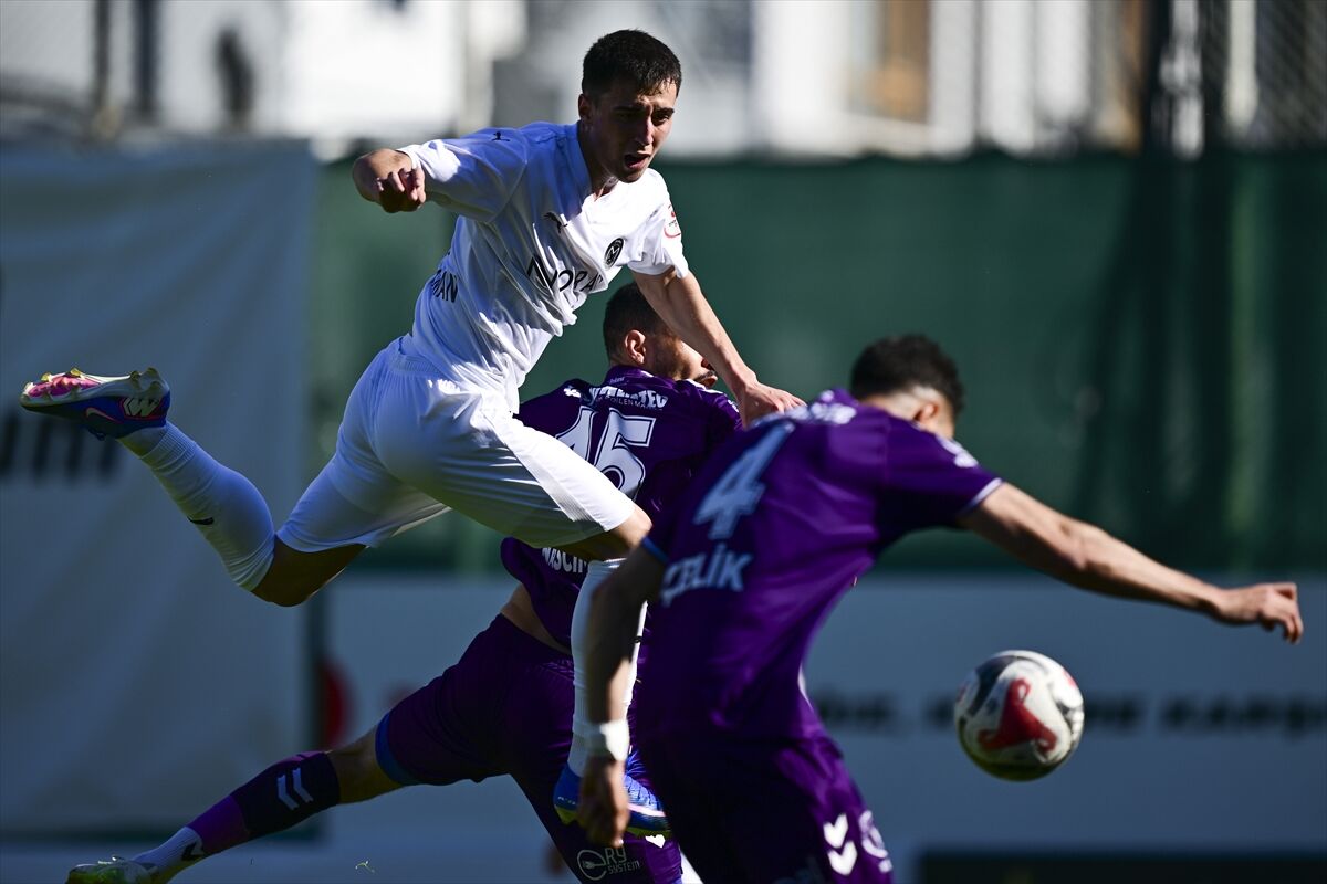 A A 20260426 41216633 41216632 E M R E G O K D E M I R I N S A A T A N K A R A K E C I O R E N M A N I S A F U T B O L K U L U B U