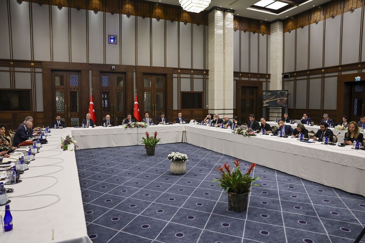 A A 20260427 41223139 41223127 C U M H U R B A S K A N I Y A R D I M C I S I Y I L M A Z T U R K I Y E Y U Z Y I L I Y A T I R I M I C I N G U C L U M E R K E Z B A S I N T O P L A N T I S I N D A K O N U S T U