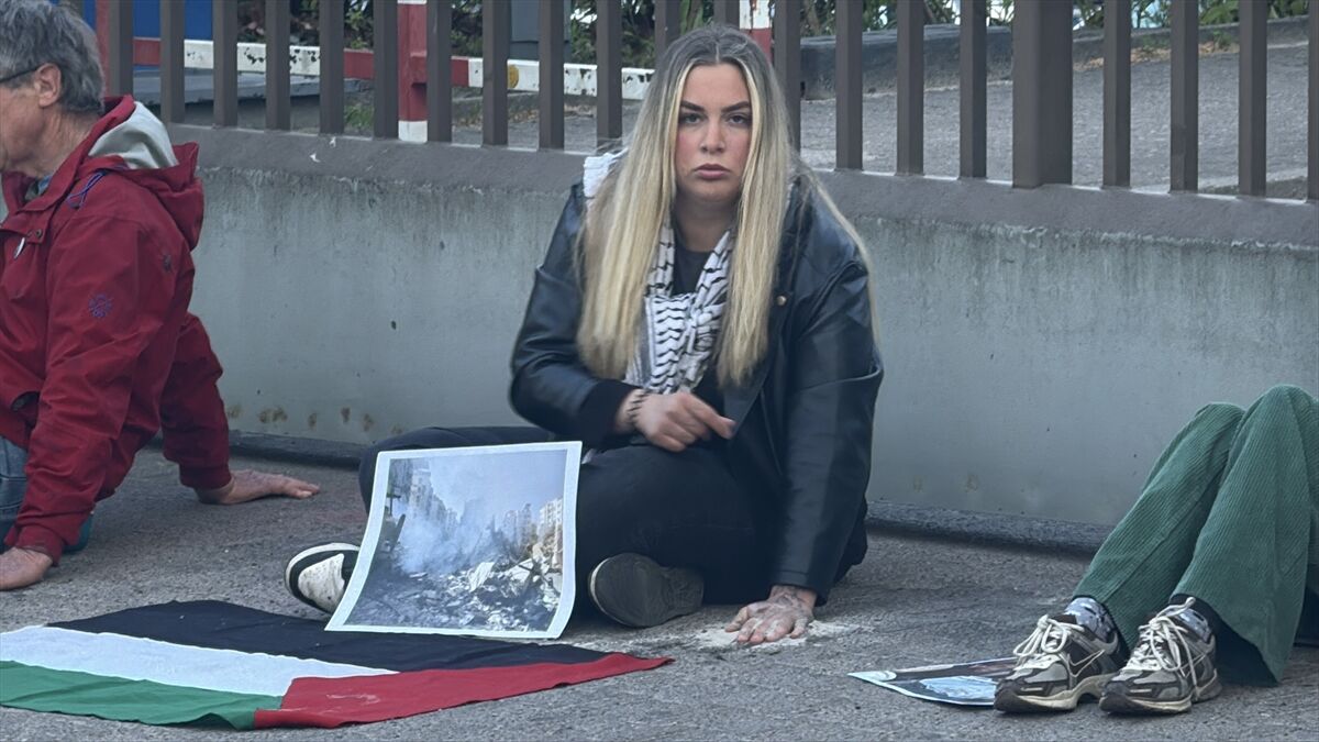 A A 20260430 41249736 41249732 B E R L I N D E A K T I V I S T L E R I S R A I L I C I N M U H I M M A T U R E T E N R H E I N M E T A L L S I R K E T I N I P R O T E S T O E T T I