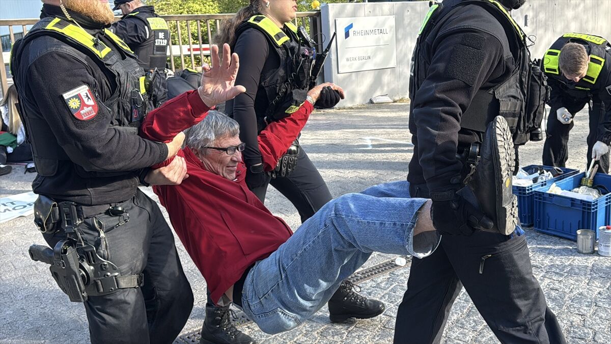 A A 20260430 41249736 41249735 B E R L I N D E A K T I V I S T L E R I S R A I L I C I N M U H I M M A T U R E T E N R H E I N M E T A L L S I R K E T I N I P R O T E S T O E T T I