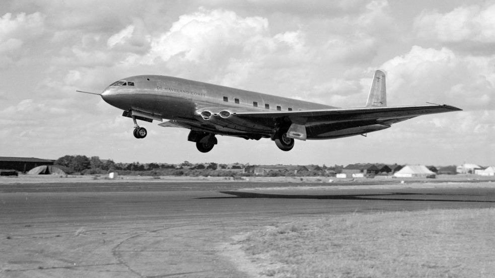 D H Comet M K1 E1559130156590