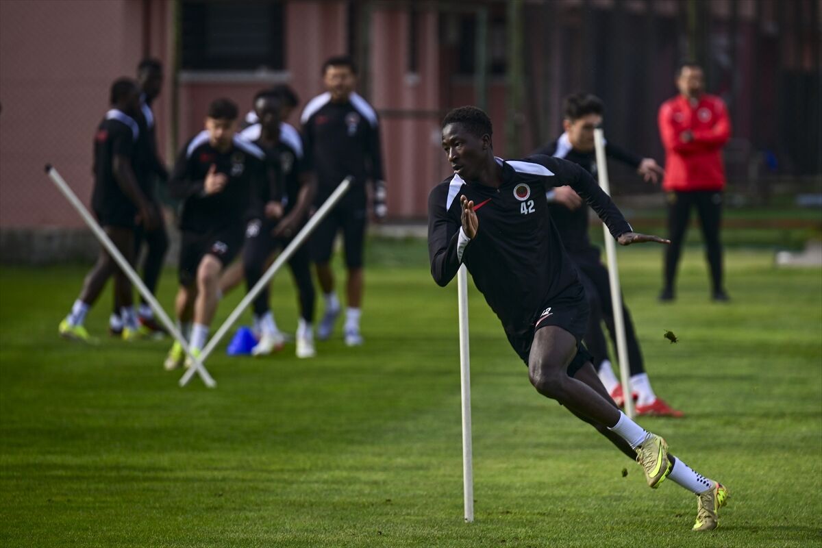 Gençlerbirliği, Galatasaray Maçının Hazırlıklarını Sürdürdü 1