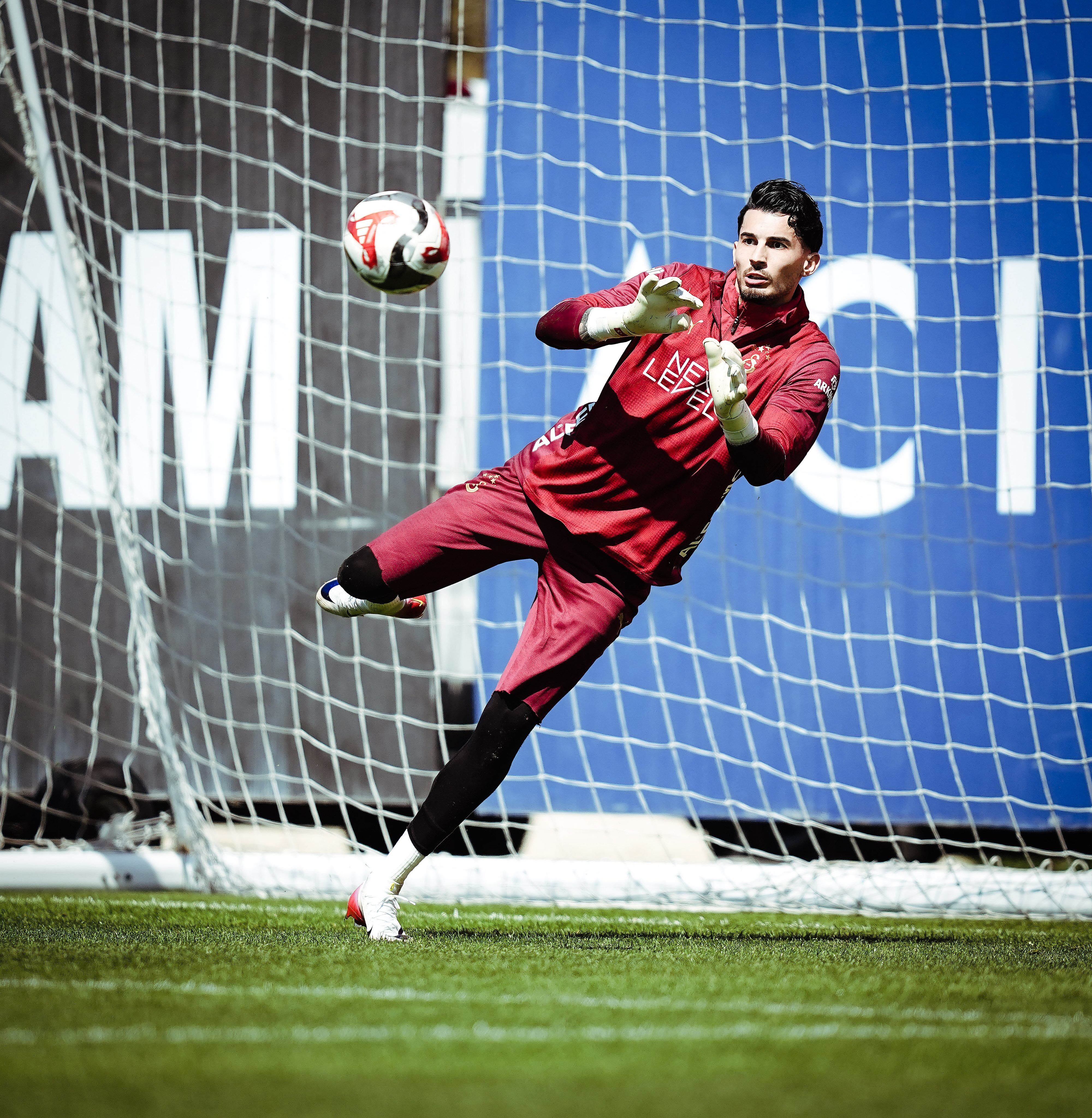 H F N8J E0A4 A A Wvx5