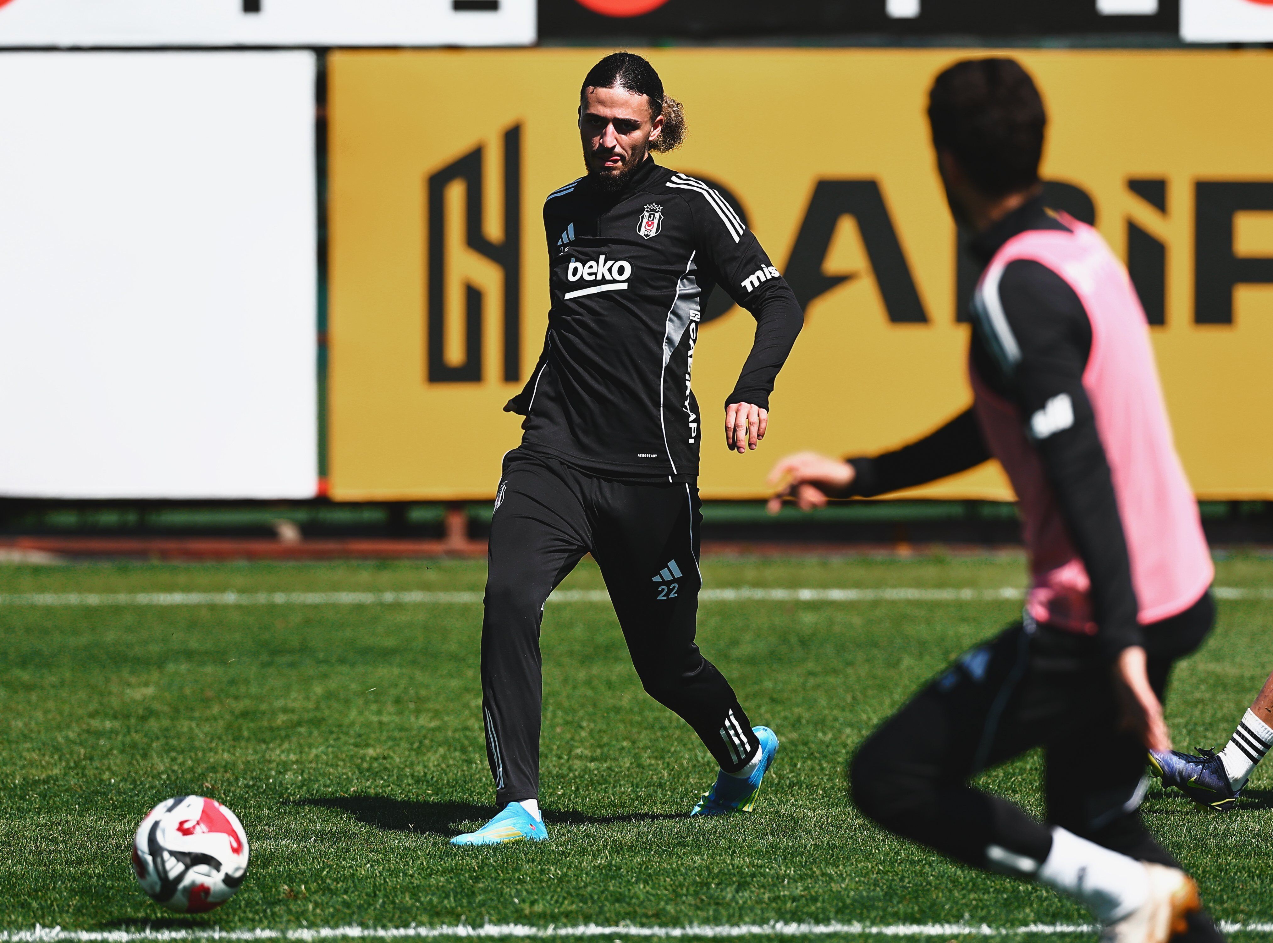 H F O D P3Z W A A A M A Rt