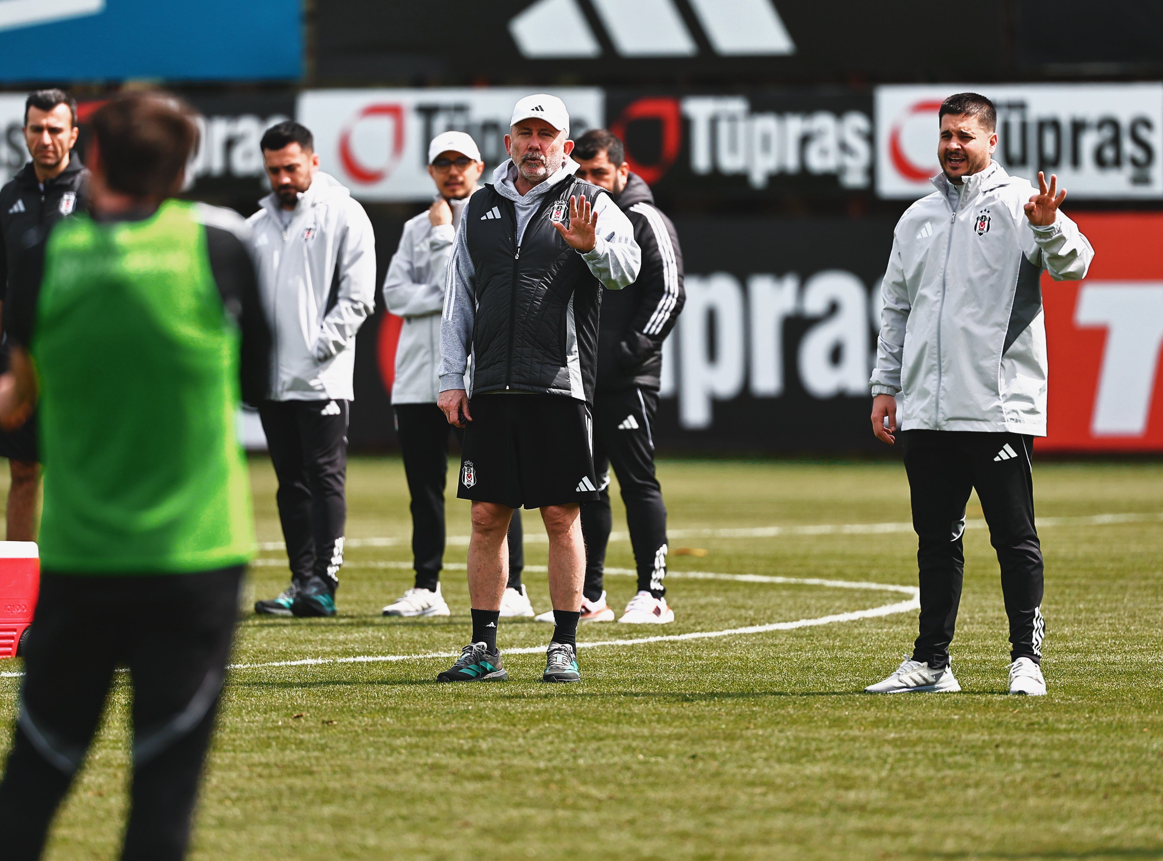 H F3 Te Np W Q A A X Gq T