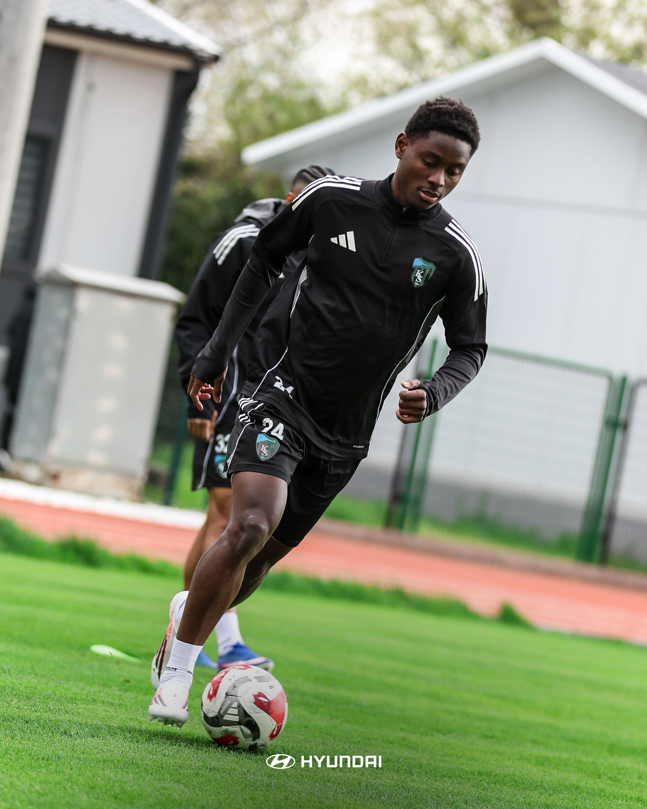 H Fe M X P Y W4 A E F Q Yk