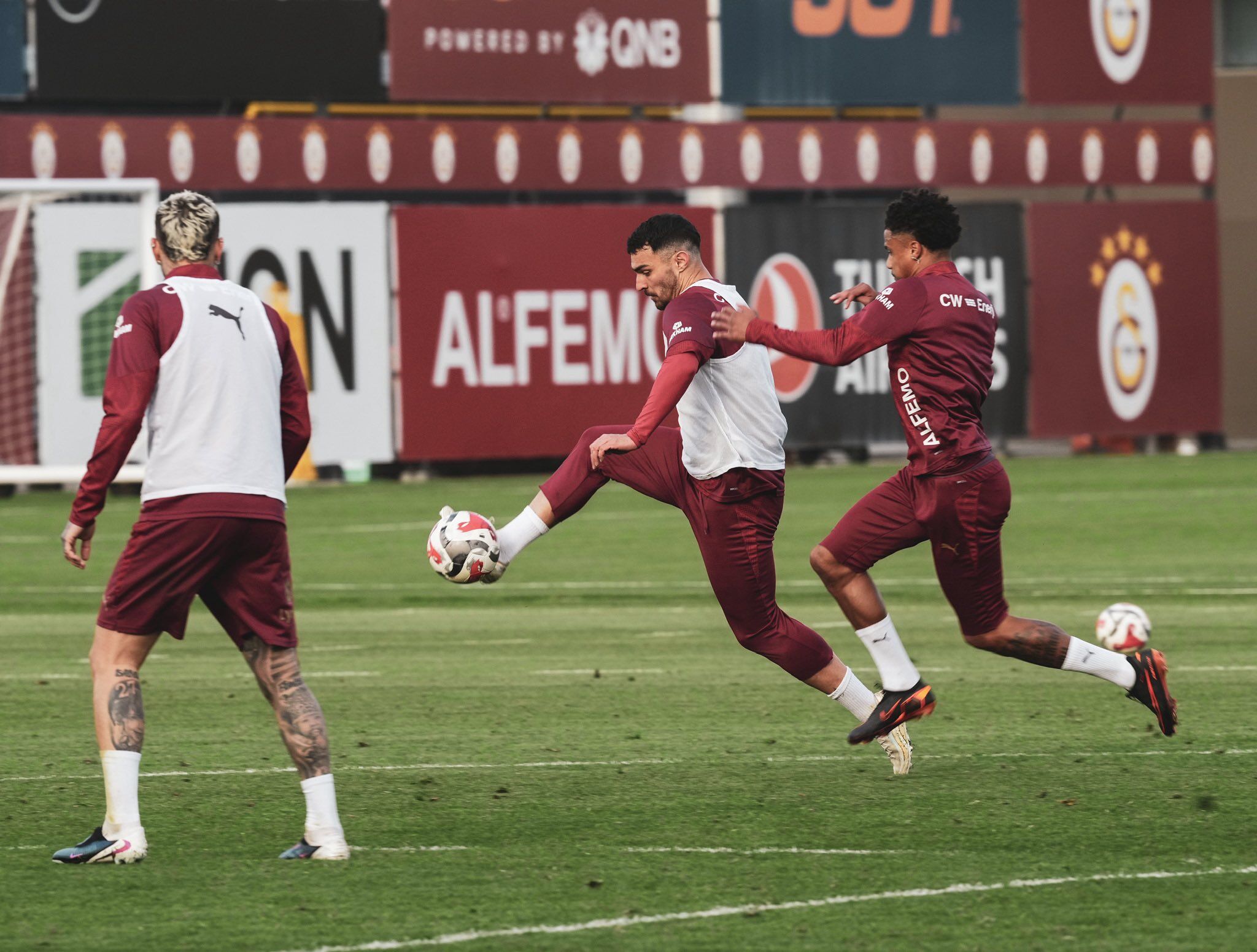 H Fj8Kon X Q A Amqvo