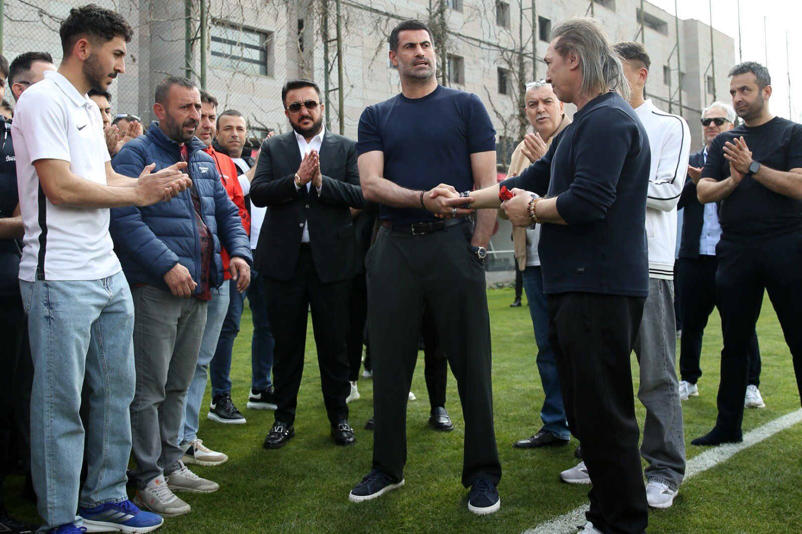 H G D F5 D1 Xw A A Fkn J