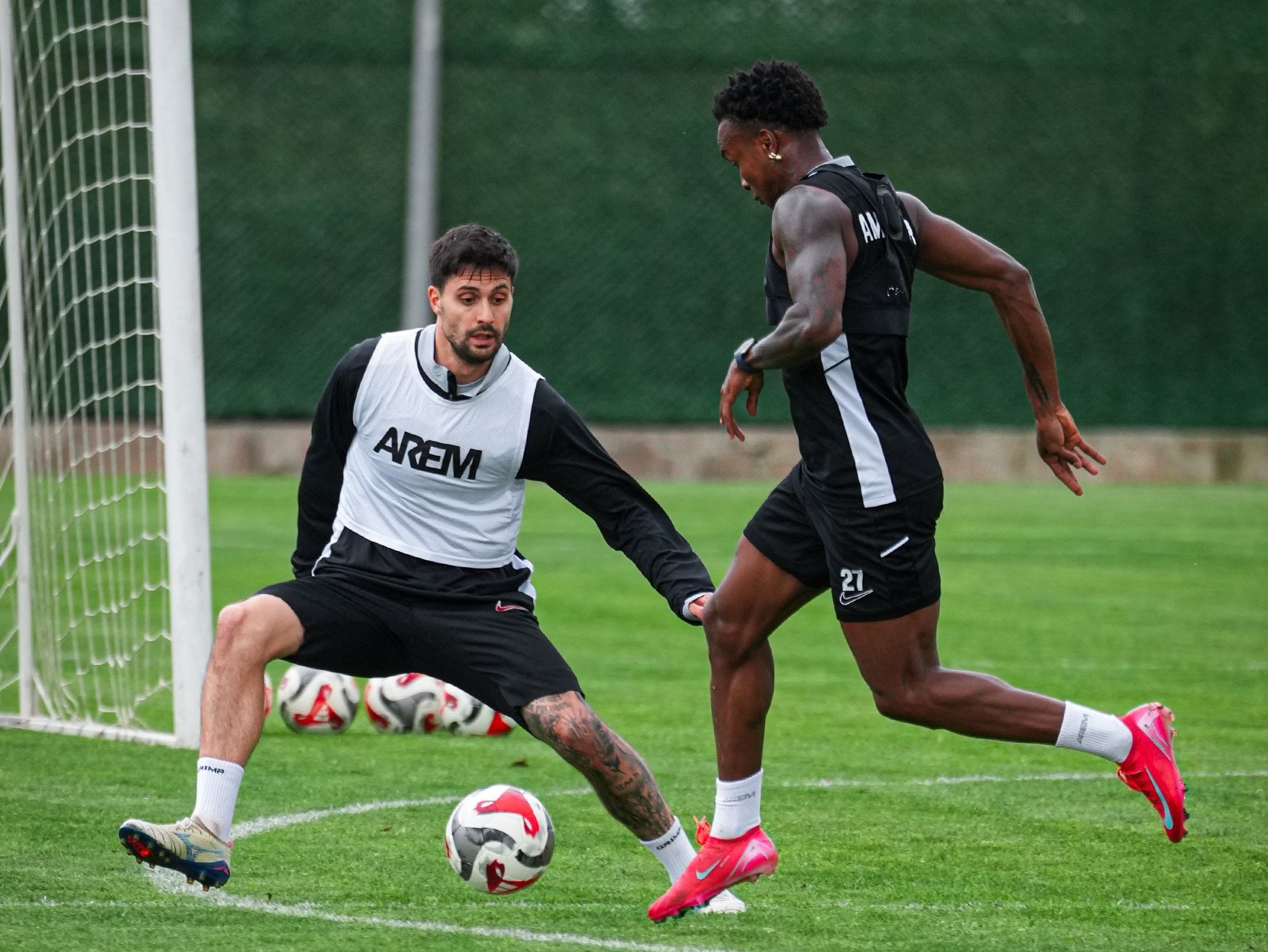 H H A N Weaa0 A A X V Yd